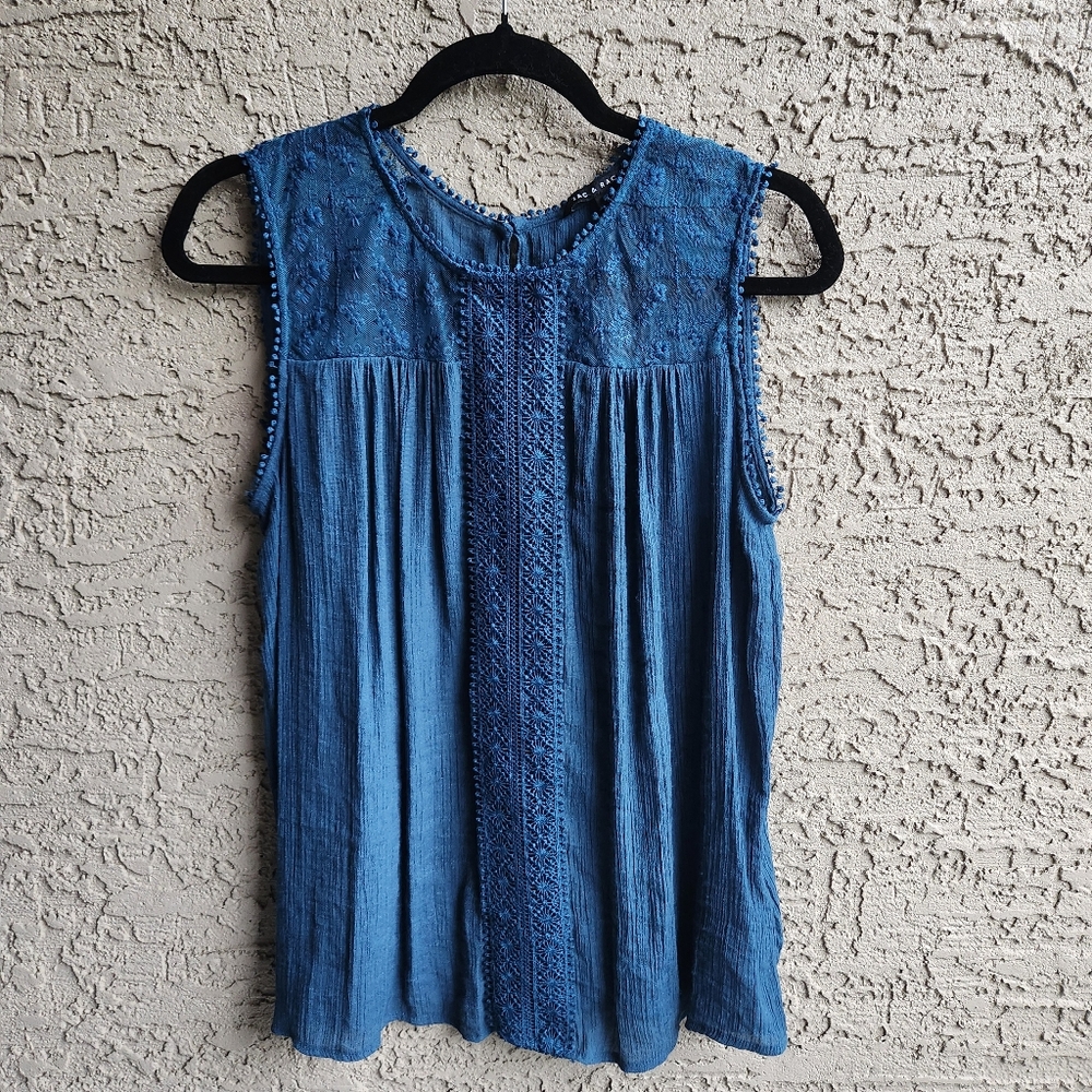 Zac and Rachel Blue Sleeveless Blouse Large
